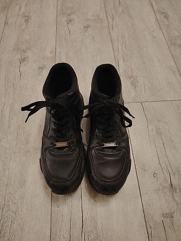 Heç bir qüsuru yoxdur, suya davamlı, möhkəmdir. Cəmi 2 dəfə geyinilib