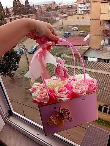 atlas parca: Hədiyyəlik dekorativ güllü səbət kompozisiyaları - Dizayn — 5