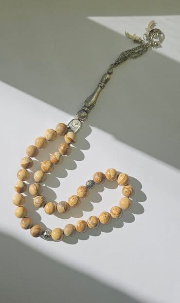 rus papağı: Təsbeh qum rəngi 33 daş
чётки песочный цвет 33 бусины — 1