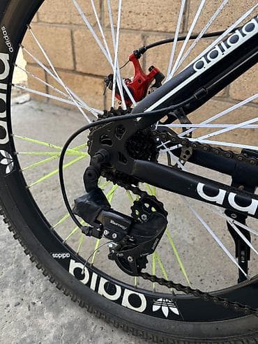 Велосипеды: Dağ velosipedi – 26” təkərli Xüsusiyyətlər: - Çərçivə: alüminium — 9