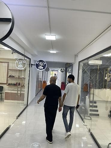 kira: TESLA MALL – Ticarət Passagei (Giriş: “TİA BAKU” yazılı qapıdan) — 3