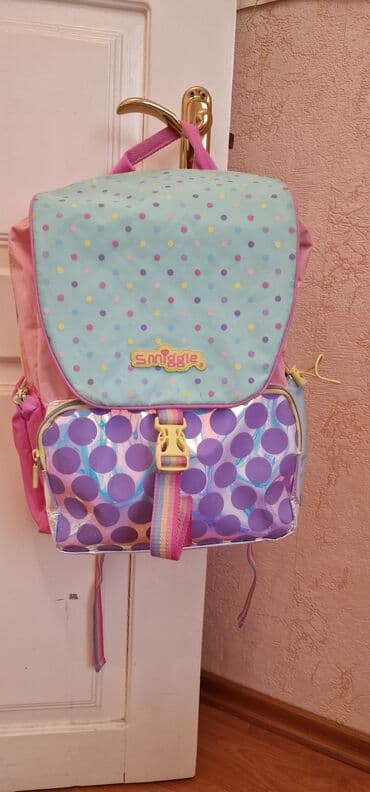 сумка саквояж: Məktəbli sumkası.çox az istifadə olunub. Təzə kimidir.İngiltərədən — 2