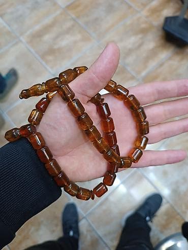 Kişi ayaqqabıları: Kəhrəba təsbeh – silindrik kəsimli, iri dənələr. təbii iyli sıxma — 2