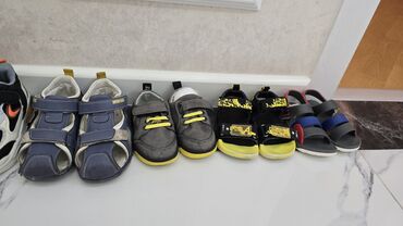 Uşaq ayaqqabıları dəsti Müxtəlif mövsümlər və məqsədlər üçün bir neçə