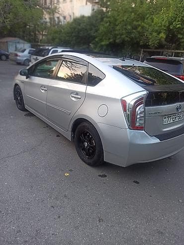 prius manitoru: Toyota Prius: 1.8 l | 2013 il Sedan — 10