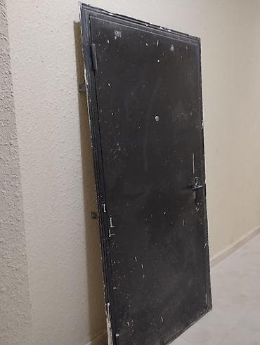 infacol kapi: Metall giriş qapısı - Material: polad/metal lövhə, möhkəm karkas - — 1