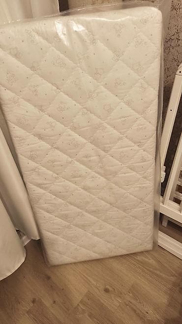 kravadlar: Oğlan və qız üçün, Yeni, Dördbucaq, Beşik, Matras ilə, Yellənmə mexanizmsiz — 3