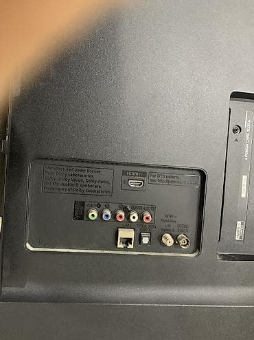 a 32 ekran: LG LED televizor (təxminən 43–50 düym) - Ekran: LED, Full HD/4K — 7