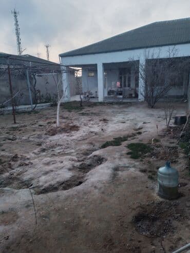 дом студия: Maştağa mərkəzdə 4 sotun içində 3 otaq 1 studia mətbəx.Ev məktəbə — 8