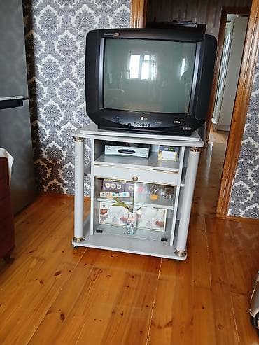 Elektronika: LG SoundMAX televiziya (CRT) + TV stendi - Brend/model: LG, ön — 1