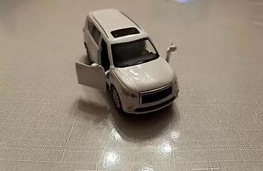 dvd diskler: Ağ rəngli metal oyuncaq SUV model avtomobil - Korpus: metal gövdə — 2