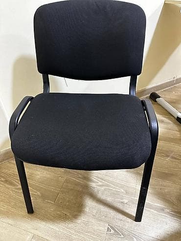 Ofis/konfrans stulu - Klassik dizayn: qara rəngli oturacaq və bel lalafo.az -da Ofis/konfrans stulu - Klassik dizayn: qara rəngli oturacaq və bel