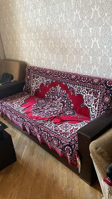Divan satılır, kitab kimi açılır, uzunluğu 2.10 — 3