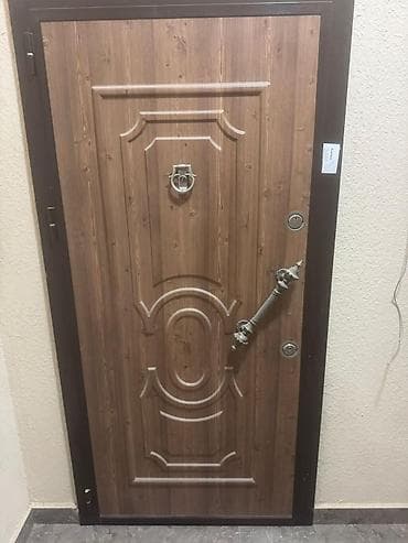 Сантехника: Для квартиры Б/у Входная дверь С глазком, Без гарантии, Самовывоз — 1