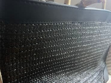 qaşlı çanta: Stradivarius böyük həsir çanta.Kənarları kojadır,qulpu bambukdur.1 — 3