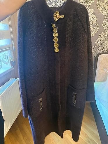 desd paltarlar: Ölçüləri : ( 52 - 54 ) çox az geyinilib şəkillərdən göründüyü kimi çox — 3