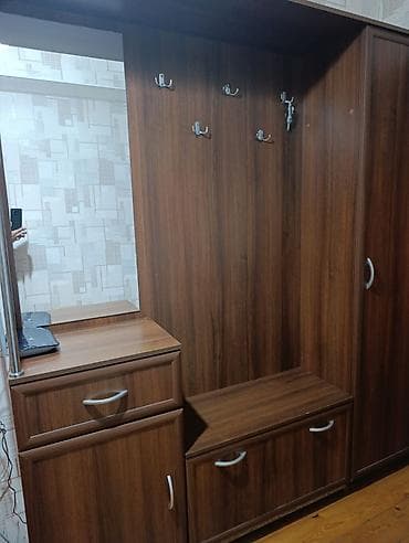 kolidor şkafı: Kalidor üçün qarderob .heç bir problemi yoxdu .səliqəli vəziyyətdədir — 2