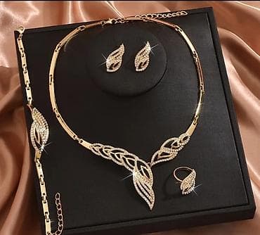 • SİFARİŞLƏ GƏTİRİLİR 🛍️ • Zərgərlik dəsti – qızılı rəngdə - Tərkib