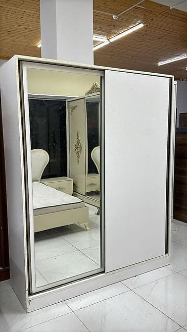 *Dolab* Olculer En. 1.60sm Hudurluk. 2m Derınlık. 50 sm *Qıymet 180