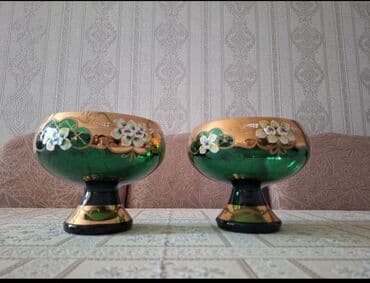 meyvə tərəvəz: Yaşıl şüşədən hazırlanmış bu qablar qızılı naxışlar və ağ çiçək — 4