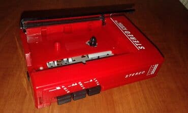 cd disk: 1980-ci illərin əla vəziyyətdə kasetli audio pleyer satılır. 4 ədəd — 3