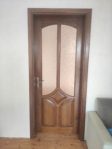 şuşe qapi: Taxta iç qapı – dekorativ şüşəli model - Material: təbii ağac — 2