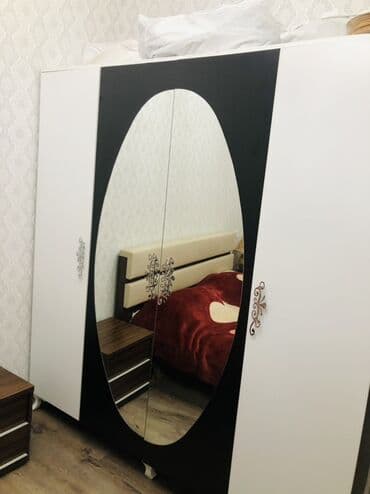 Dolablar: İşlənmiş, Açılan, 4 qapılı Düz dolab, Qarderob, paltar dolabı — 2