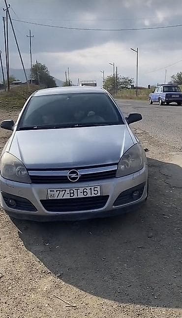 kredit opel astra: Opel Astra H (5 qapılı hetçbek), gümüşü rəng. Texniki xüsusiyyətlər — 5