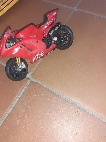 uşaq paltar səbəti: Sabirabada qedimi oyuncaq maşın satlır — 5