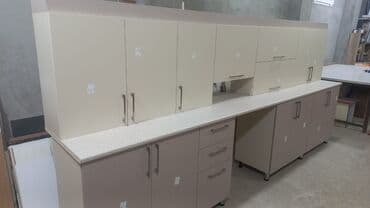 Mətbəx dolabları dəsti - Ölçü: təxmini 4,2–4,5 m uzunluqda xətti dəst