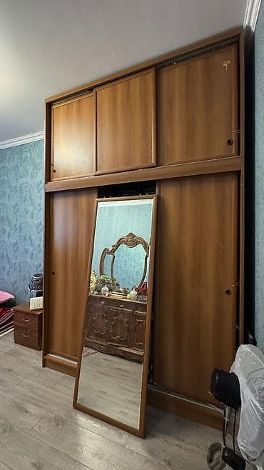 İşlənmiş, 3 qapılı, Güzgülü, Qəhvəyi, Taxta, Kupe, Künc dolab