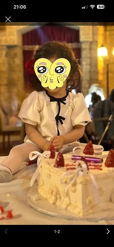 Donlar: Uşaq üçün zərif don - Rəng: ağ - Detallar: qara kant və ön hissədə — 1