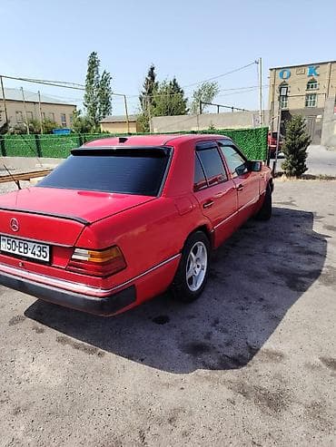 Mercedes-Benz 200: 2 l | 1991 il Sedan — 2