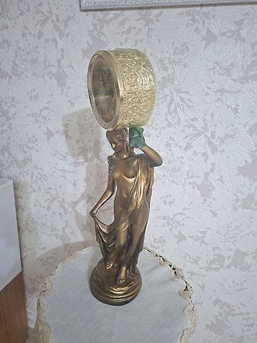 qar qız: Masaüstü saatlar — 2