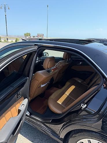 mersedes kapot: Mercedes-Benz E-Class sedan - Korpus: qara rəng, xrom detallar, 17" — 4