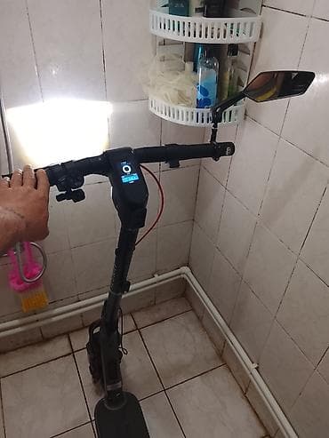 Nəqliyyat: Skuter 10 gün du alinib 1600 AZN . Tecılı satılır 600 AZN karopka var — 4