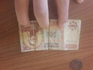 CD, DVD disklər və kassetlər: Satılır: köhnə Azərbaycan manatı – 500 manatlıq əskinas — 2