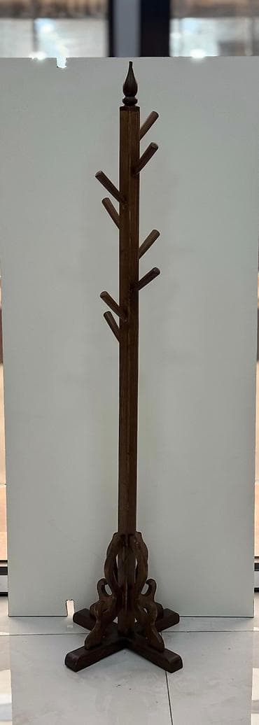 Otaq bitkiləri: Taxta paltar asılqanı - Material: tam ağac (qəhvəyi rəng, laklı səth) — 1