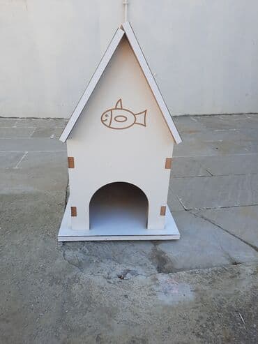pişiy evi: Ağ rəngdə,su keçirməyən materialdan hazırlanmış it/pişik evi. Həm — 7
