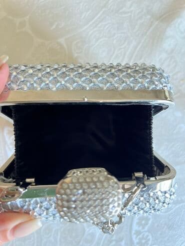 qaşlı çanta: Təzə kimidir, cəmi 1 dəfə toya götürülüb. Zərif gümüşü rəngdə — 5