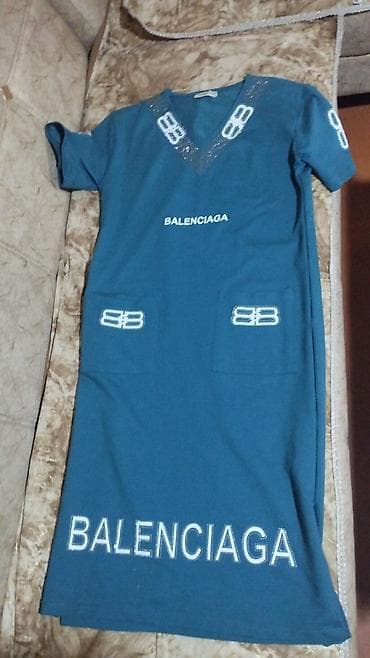 Balenciaga temalı qadın paltarı - Rəng: tünd mavi/teal - Model