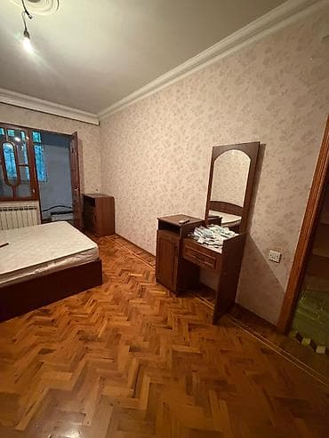 taxt setkasi: Yataq desti satilir. Taxt en 1.70 Uzunluq 2.10 Şkaf en 2 m Uzunluq 2 m — 2