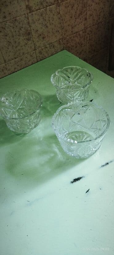 deniz ucun cetirler: Ortada olan qab satildi. 2 dene cut qalib — 3