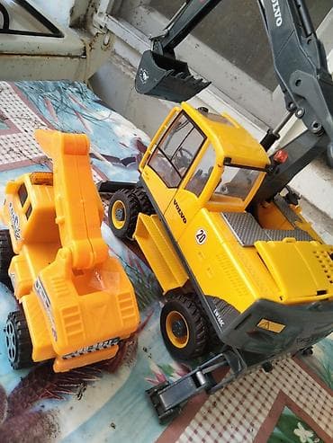 oyuncaq barbi: Uşaq oyuncaqları – ekskavator və yükdaşıyan maşın dəsti - Dəstdə 2 — 3