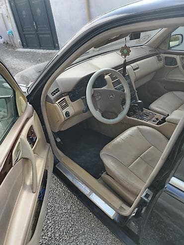 vurulmuş maşınların satışı: Masin yaxsi vezyetdedir vuruq udari yoxdur mator karofka most yaxşı — 8