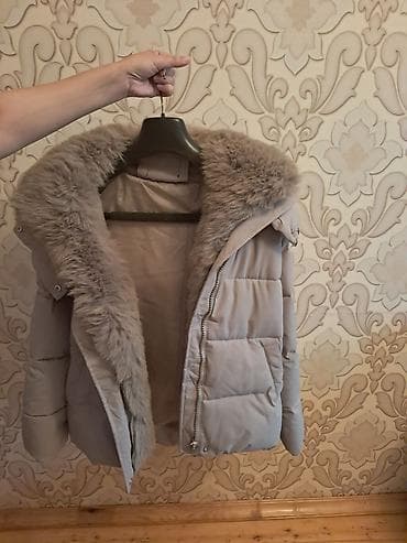 Tecili satilir 70 manata almisam 1 defe geyinmisem 1 aydi alinib 30