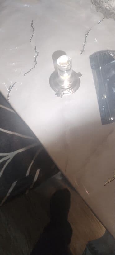 stol üstü lampa: 1 cut h4 led lampa lupalı 3 girişlidir — 1