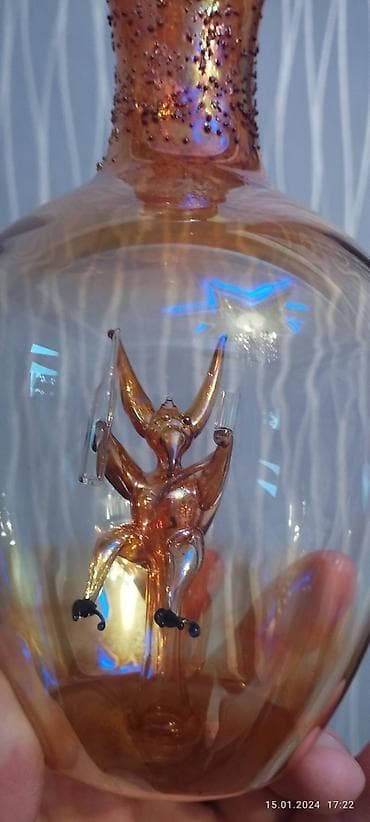 xrustal qab: Caxır qabı 6 stəkanla birlikdə 1990 cı ildə rasiyadan alınıb gəzib — 2