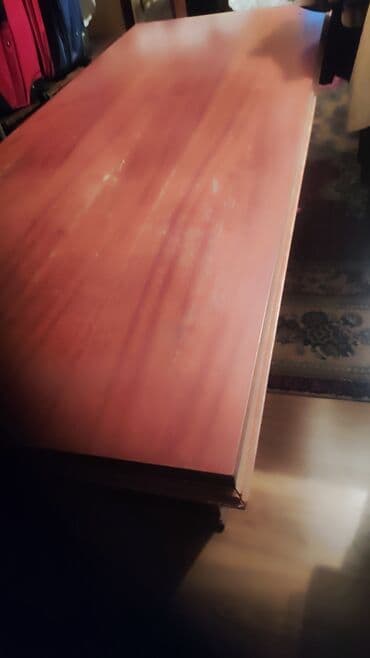 santa klaus: Diqqət cox qədimi sandıgq. 1 əsrə yaxın yaşı var. Bunun icinə həmişə — 3