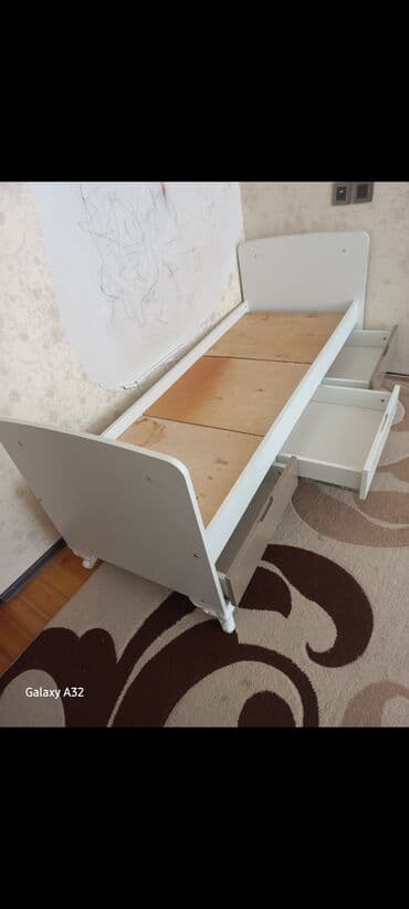 tek kravat işlənmiş: Oğlan və qız üçün, İşlənmiş, Çarpayı, Matrassız, Siyirməli — 1